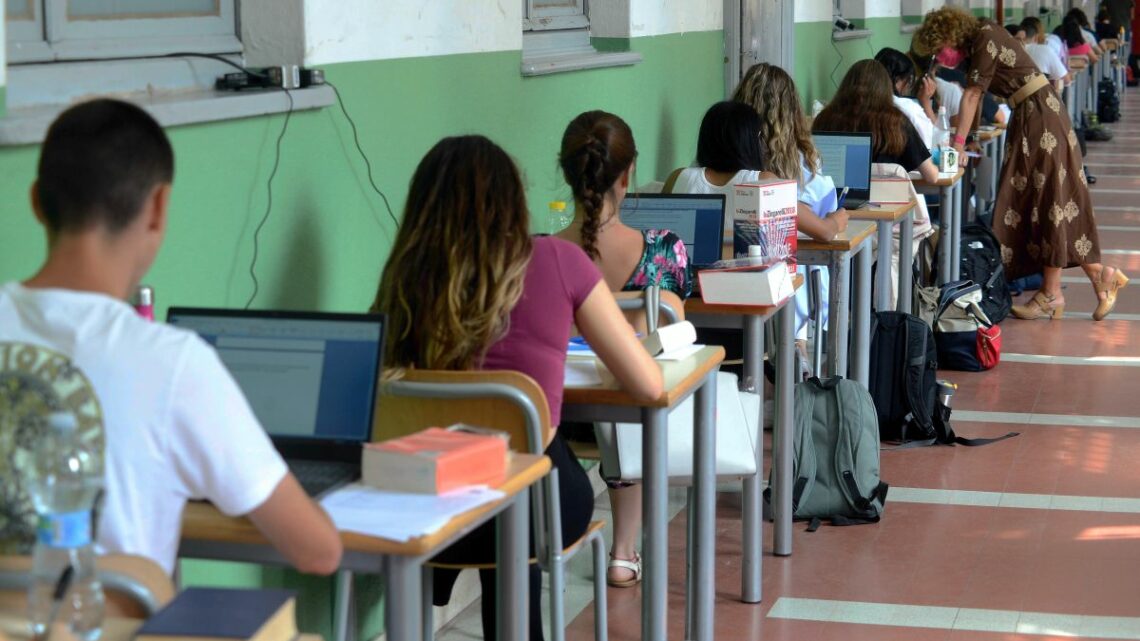 Maturità, Quasimodo, Moravia e Angela tra le tracce della prima prova Maturità, Quasimodo, Moravia e Angela tra le tracce della prima prova