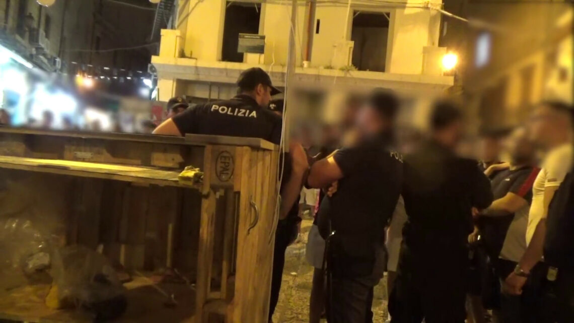 Forze dell’ordine presidiano la Vucciria a Palermo Forze dell’ordine presidiano la Vucciria a Palermo