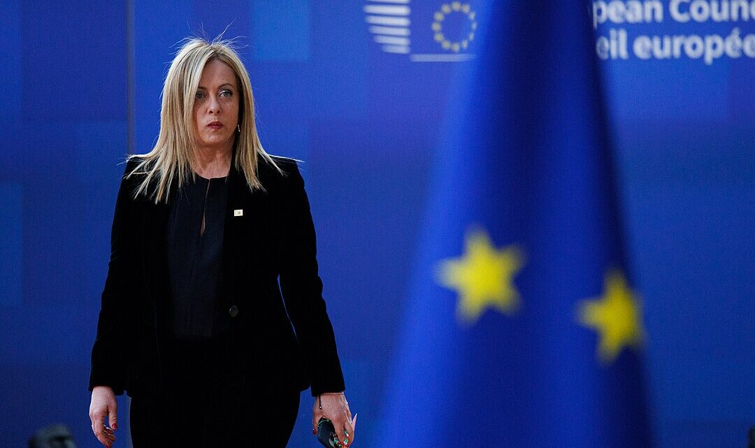 Giorgia Meloni vola a Tunisi in missione per contrastare i flussi migratori Giorgia Meloni vola a Tunisi in missione per contrastare i flussi migratori