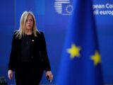 Giorgia Meloni vola a Tunisi in missione per contrastare i flussi migratori