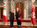 Meloni torna a Tunisi con von der Leyen e Rutte e promette: “Memorandum d’intesa entro giugno”