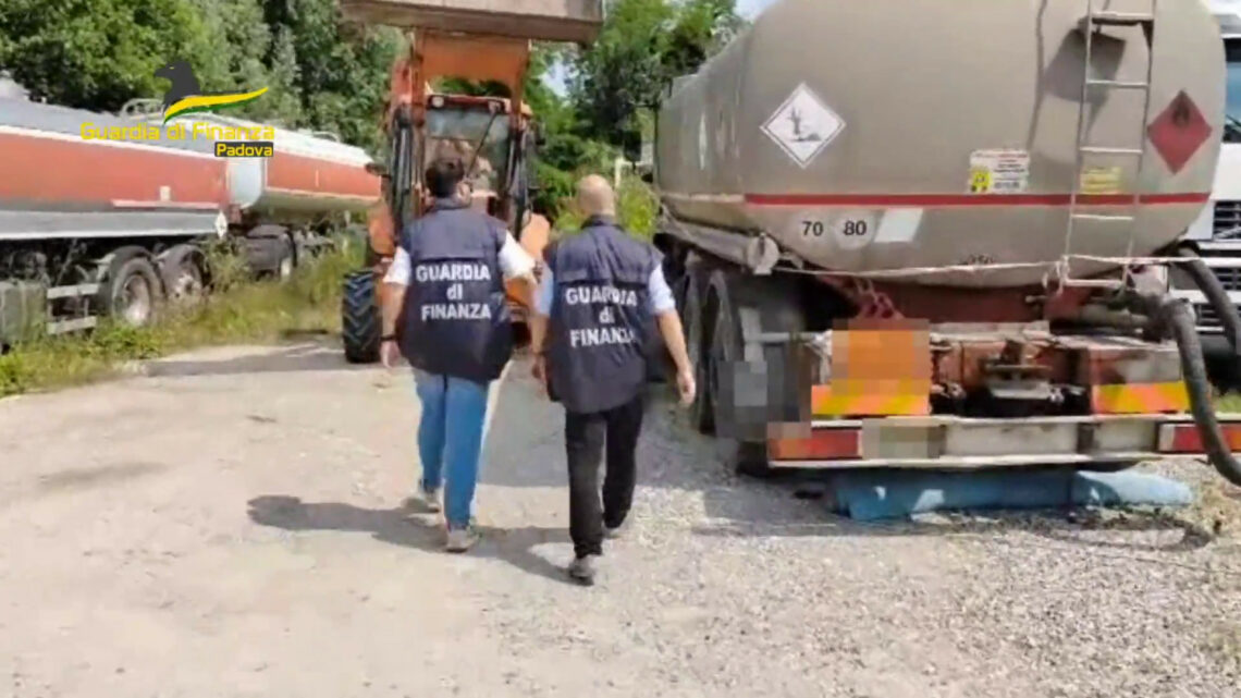 Scoperto deposito di rifiuti non autorizzato a Padova Scoperto deposito di rifiuti non autorizzato a Padova