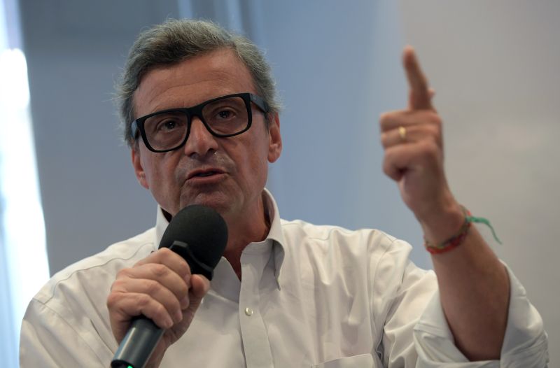 Salario minimo, Calenda “No scontro ideologico, serve confronto” Salario minimo, Calenda “No scontro ideologico, serve confronto”