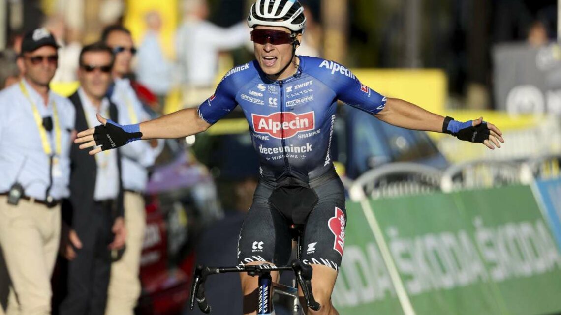 Philipsen vince la 3^ tappa al Tour, Adam Yates resta leader Philipsen vince la 3^ tappa al Tour, Adam Yates resta leader