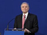 Visco “Giusto mantenere un andamento restrittivo sui tassi”
