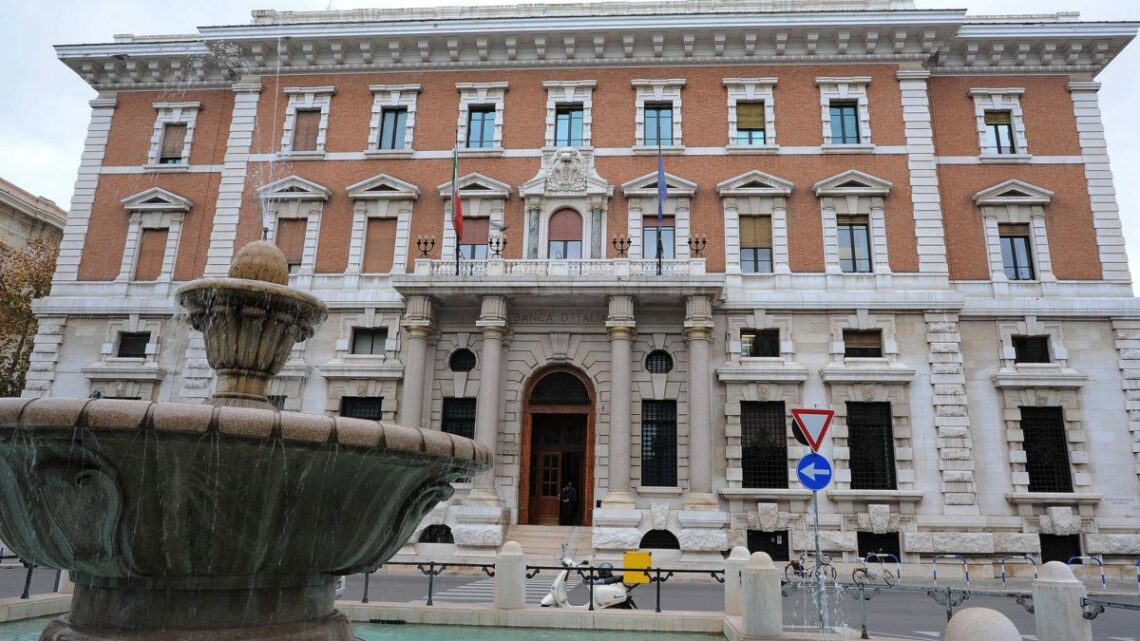 A maggio il debito pubblico sale a 2.816 miliardi A maggio il debito pubblico sale a 2.816 miliardi