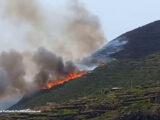 Incendio a Pantelleria, paura sull’isola