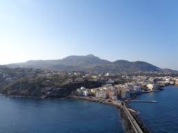 Ischia: si ricostruisce, ma senza rischi