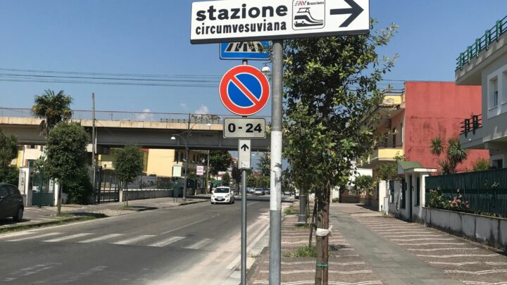 Napoli, Eav e Circumvesuviana sotto accusa: il trasporto è da incubo