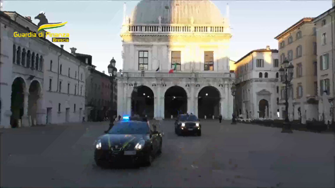Brescia, associazione a delinquere per frodare il fisco. 10 arresti Brescia, associazione a delinquere per frodare il fisco. 10 arresti
