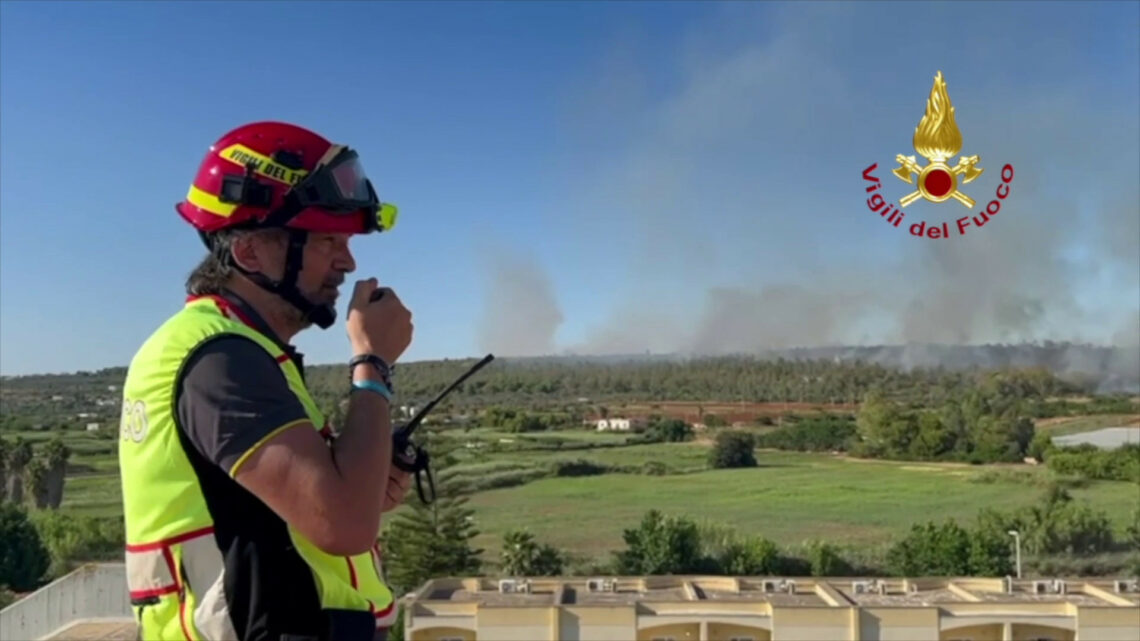 Incendi in Salento, le immagini Incendi in Salento, le immagini