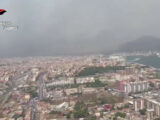 Incendi a Palermo, l’elicottero dei carabinieri sorvola aree colpite