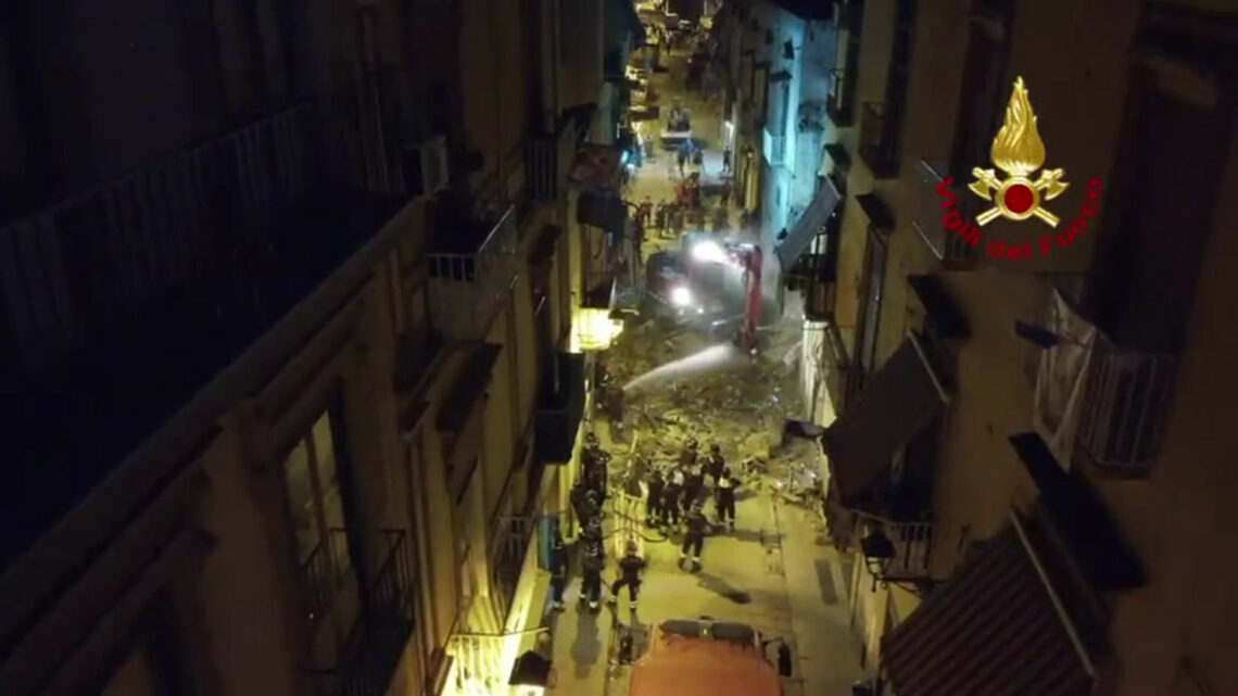Ricognizione aerea con i droni a Torre del Greco Ricognizione aerea con i droni a Torre del Greco