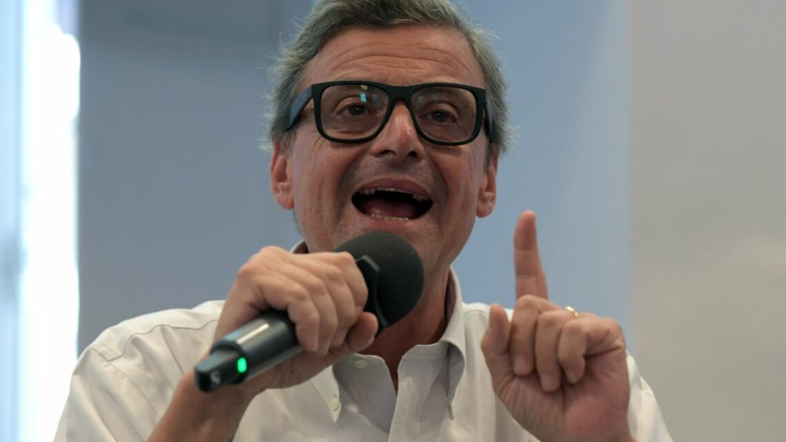 Pnrr, Calenda “Il gruppo Azione-Italia Viva si asterrà” Pnrr, Calenda “Il gruppo Azione-Italia Viva si asterrà”