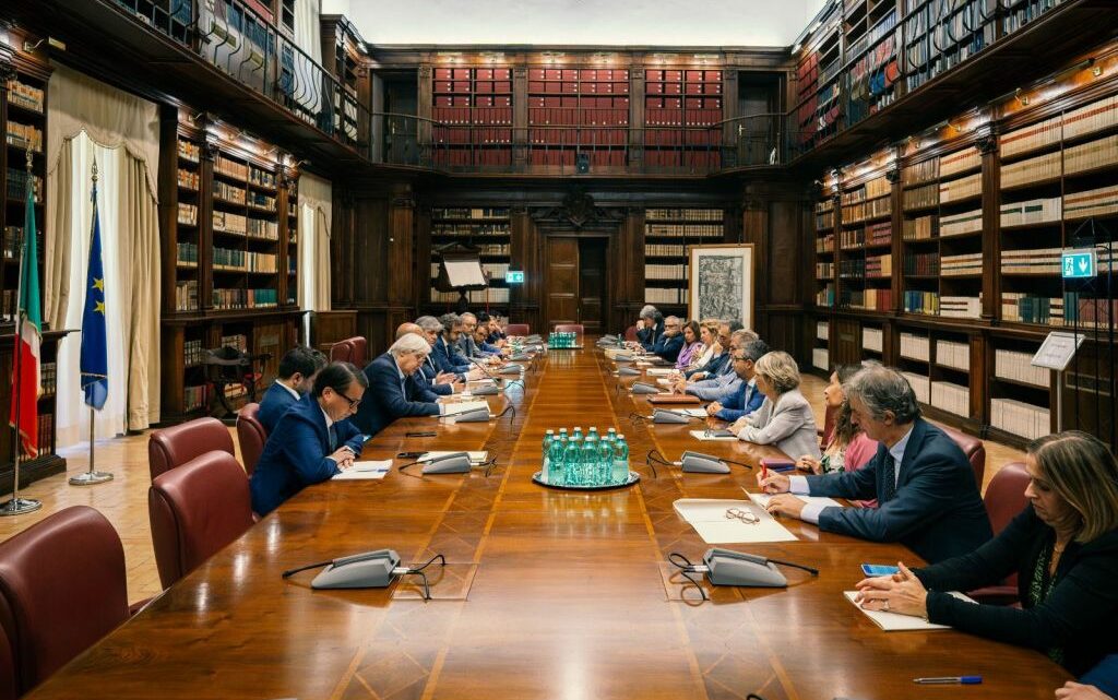 Ferragosto di lavoro per Sangiuliano con i vertici del Ministero Ferragosto di lavoro per Sangiuliano con i vertici del Ministero