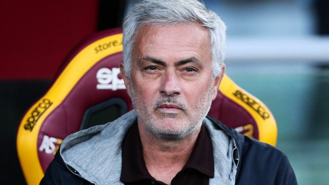 Non solo Azmoun per la Roma, Mou “Arriverà un’altra punta” Non solo Azmoun per la Roma, Mou “Arriverà un’altra punta”