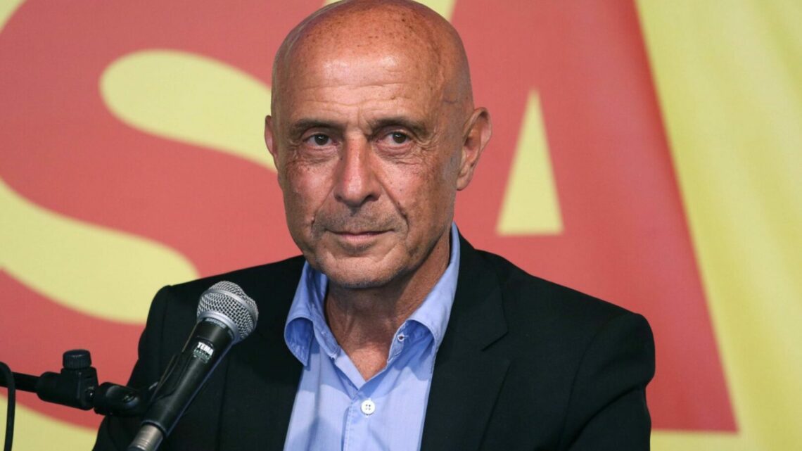 Minniti “Cambiare la Bossi-Fini e un Piano europeo per l’Africa” Minniti “Cambiare la Bossi-Fini e un Piano europeo per l’Africa”