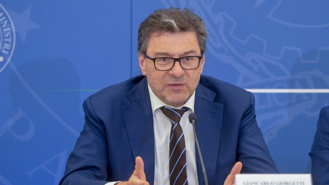 Tim, Giorgetti “Partecipazione MEF fino a un massimo di 2,2 miliardi” Tim, Giorgetti “Partecipazione MEF fino a un massimo di 2,2 miliardi”