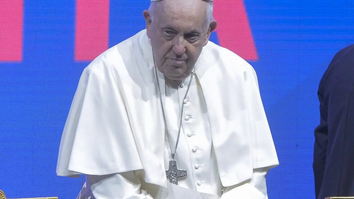Clima, Papa “Porre fine all’insensata guerra alla nostra casa comune” Clima, Papa “Porre fine all’insensata guerra alla nostra casa comune”