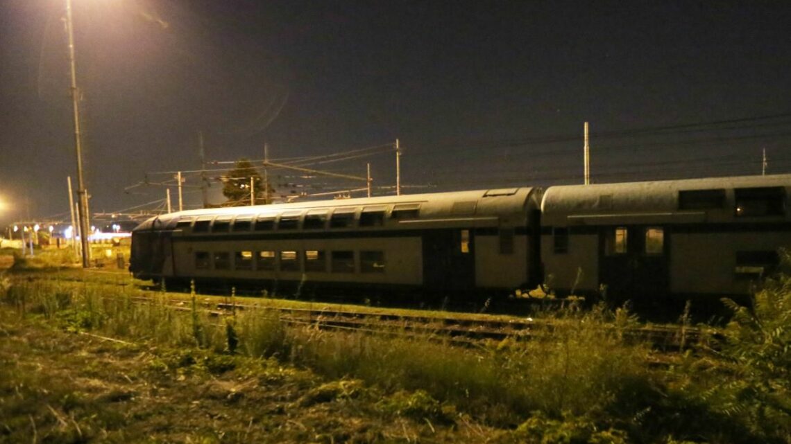 Treno travolge operai nel torinese, 5 morti Treno travolge operai nel torinese, 5 morti