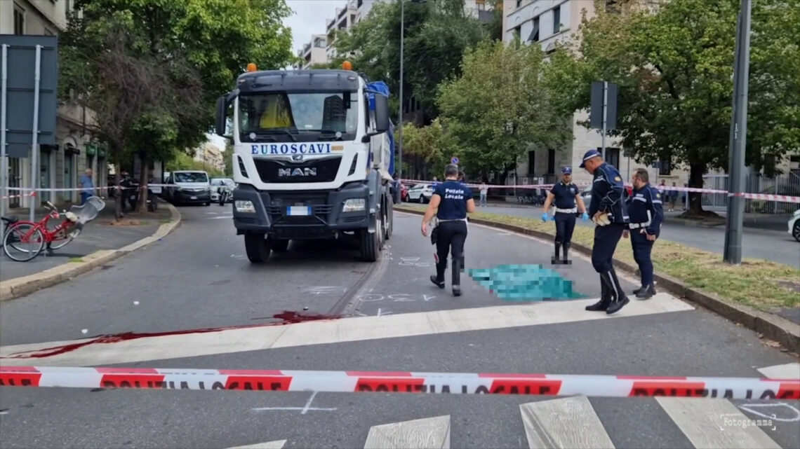 Milano, ciclista muore travolta da un camion. Quinto caso in un anno Milano, ciclista muore travolta da un camion. Quinto caso in un anno