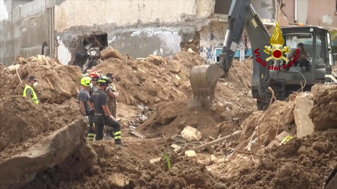 Libia, impiegati in ricerca dispersi i 33 Vigili del fuoco italiani Libia, impiegati in ricerca dispersi i 33 Vigili del fuoco italiani