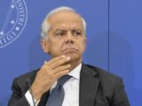 Migranti, colloquio tra Piantedosi e l’omologo francese Darmanin