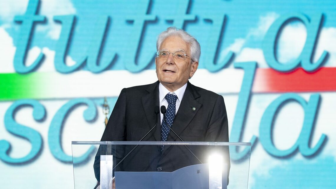 Scuola, Mattarella “E’ la più importante risposta al degrado” Scuola, Mattarella “E’ la più importante risposta al degrado”