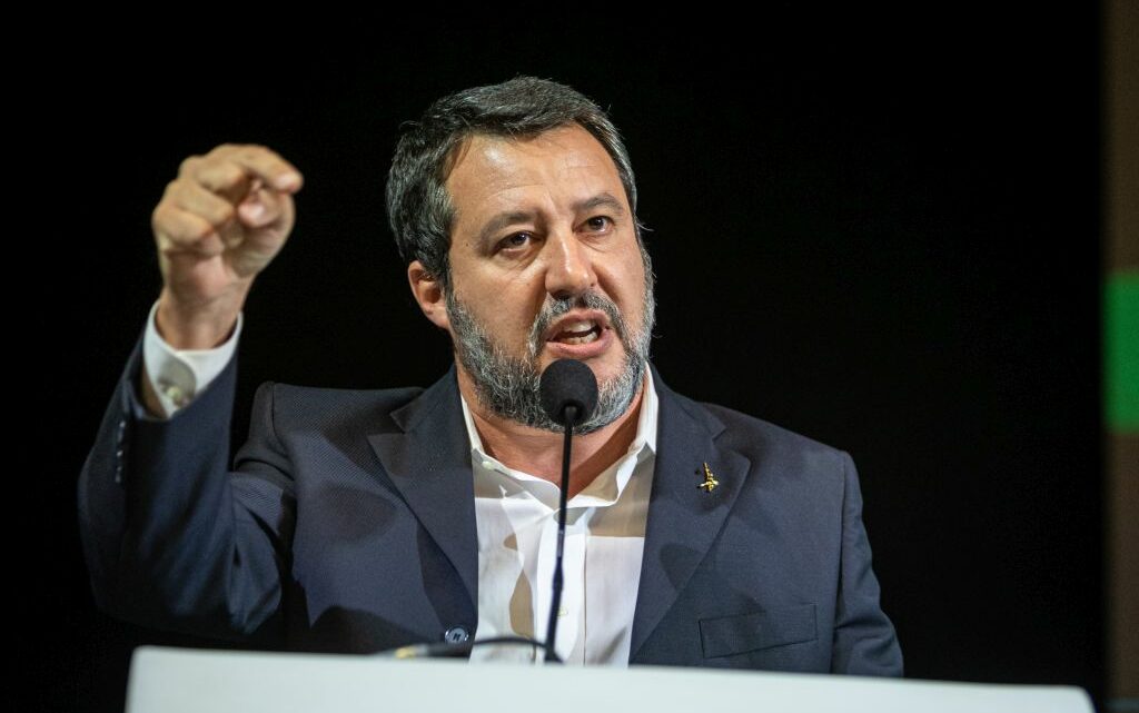 Tpl, Salvini firma la precettazione per lo sciopero di venerdì Tpl, Salvini firma la precettazione per lo sciopero di venerdì