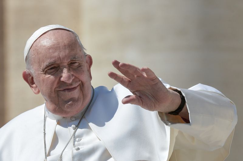 Papa “Serve un’economia illuminata per affrontare nuove sfide” Papa “Serve un’economia illuminata per affrontare nuove sfide”