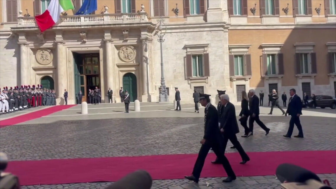 I funerali di Napolitano, l’arrivo di Mattarella alla Camera I funerali di Napolitano, l’arrivo di Mattarella alla Camera
