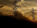 Consumi elettrici in calo ad agosto