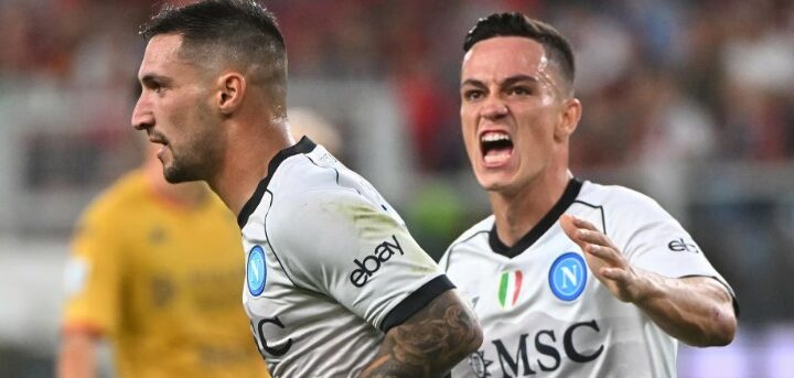 Il Napoli pareggia a Genova, sotto di due reti gli azzurri rimontano con carattere.