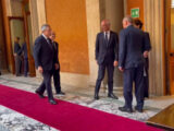Napolitano, Draghi rende omaggio al feretro in Senato