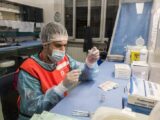 Trend contagi covid in decrescita, salgono i ricoveri