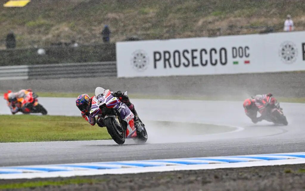 Annullata la Sprint Race di MotoGp, in Australia vincono vento e pioggia Annullata la Sprint Race di MotoGp, in Australia vincono vento e pioggia