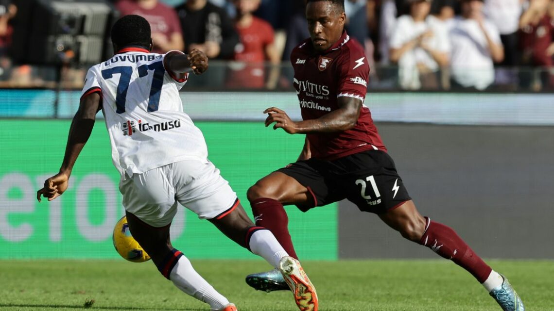 Pirotecnico 2-2 tra Salernitana e Cagliari Pirotecnico 2-2 tra Salernitana e Cagliari