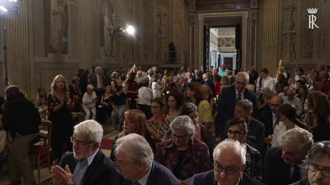 Quirinale, Mattarella ospita orchestra in cui suonava musicista ucciso Quirinale, Mattarella ospita orchestra in cui suonava musicista ucciso
