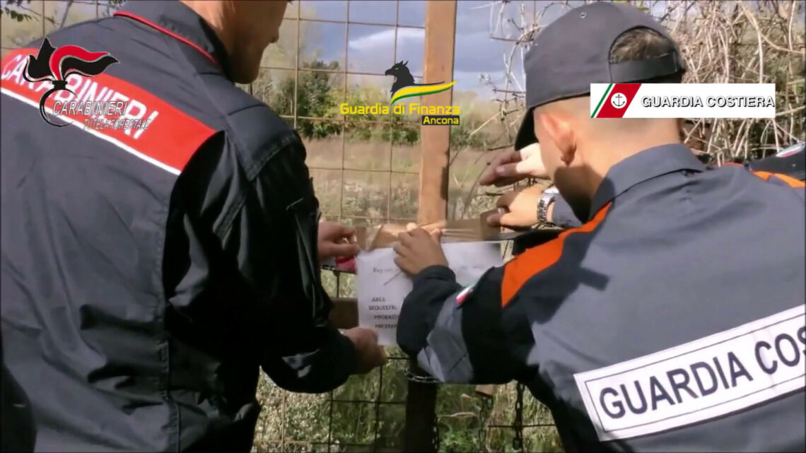 Rifiuti pericolosi, sequestrata area di 3 mila metri quadri a Chieti Rifiuti pericolosi, sequestrata area di 3 mila metri quadri a Chieti