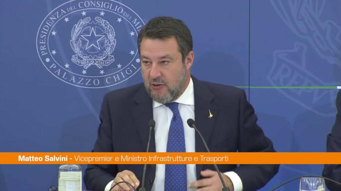 Salvini “Nella manovra c’è la copertura per il Ponte sullo Stretto” Salvini “Nella manovra c’è la copertura per il Ponte sullo Stretto”