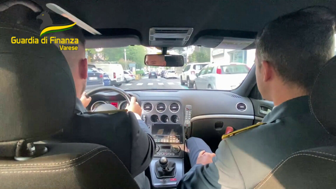 Varese, confisca a dipendente società postale che truffava pensionati Varese, confisca a dipendente società postale che truffava pensionati