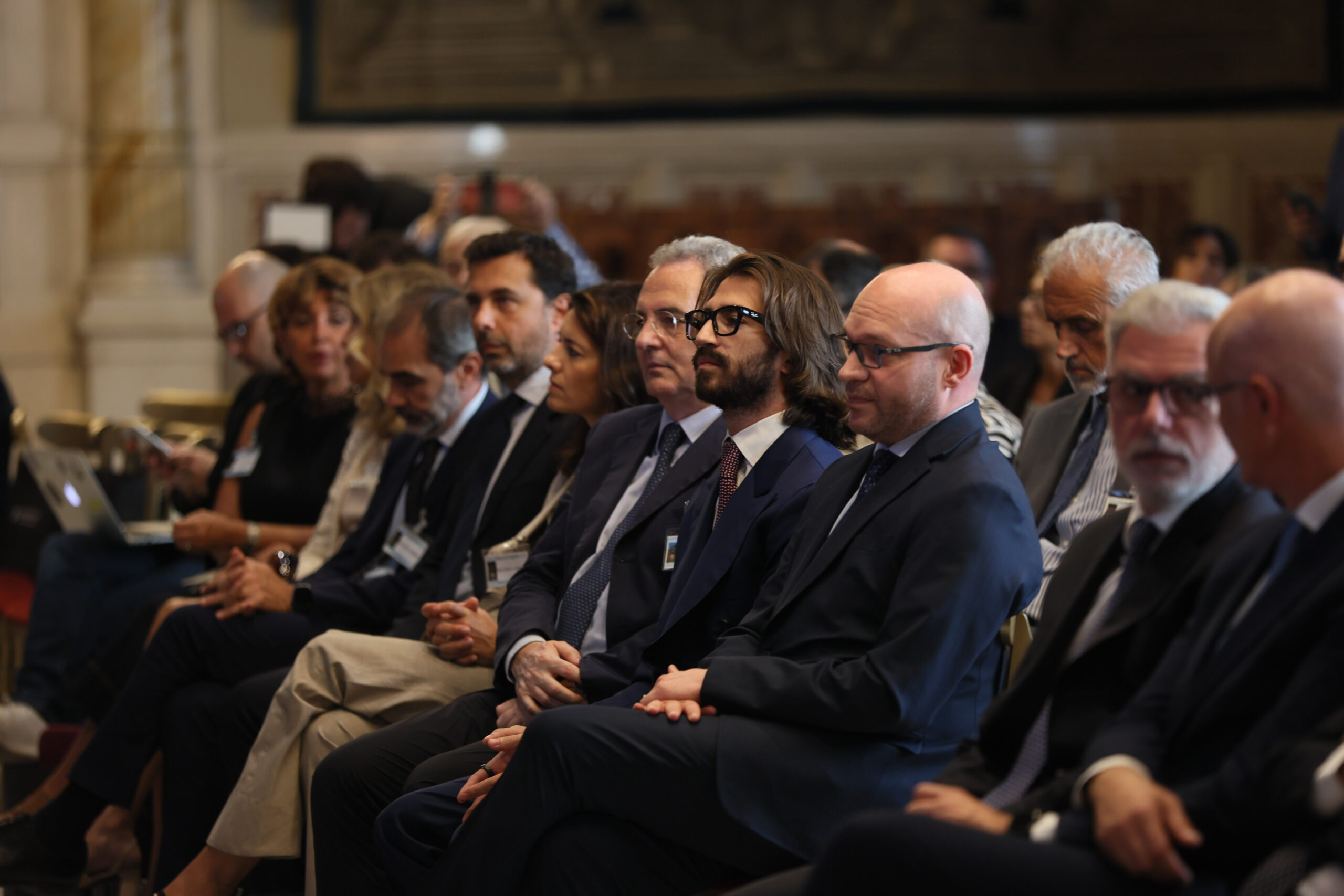 Il Presidente della Camera dei Deputati, Lorenzo Fontana, il Presidente della Fondazione OneSight EssilorLuxottica Italia, Leonardo Maria Del Vecchio e Marco Impagliazzo, Presidente della Comunità di S. Egidio.