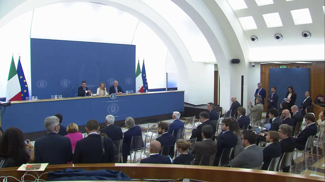Via libera al Governo alla manovra da 24 miliardi Via libera al Governo alla manovra da 24 miliardi