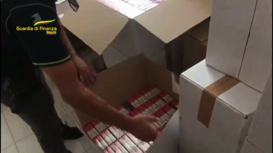 A Napoli Gdf sequestra quattro quintali di sigarette di contrabbando A Napoli Gdf sequestra quattro quintali di sigarette di contrabbando