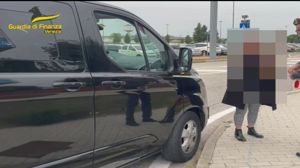 Venezia, la Gdf scopre autisti di noleggio abusivi all’aeroporto Venezia, la Gdf scopre autisti di noleggio abusivi all’aeroporto
