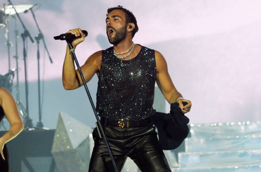 Sanremo, Mengoni super ospite e co-conduttore con Amadeus Sanremo, Mengoni super ospite e co-conduttore con Amadeus