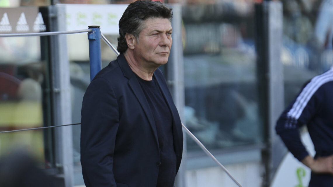 Esonerato Garcia, Mazzarri nuovo tecnico del Napoli Esonerato Garcia, Mazzarri nuovo tecnico del Napoli