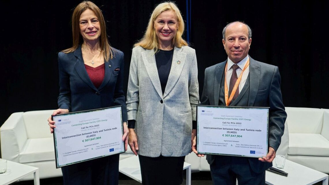 Terna e Steg celebrano firma finanziamento Ue connessione Italia-Tunisia Terna e Steg celebrano firma finanziamento Ue connessione Italia-Tunisia