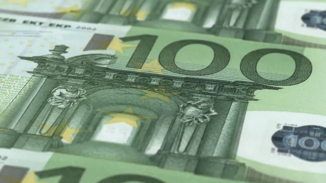 Tredicesime, in arrivo 40,7 miliardi Tredicesime, in arrivo 40,7 miliardi