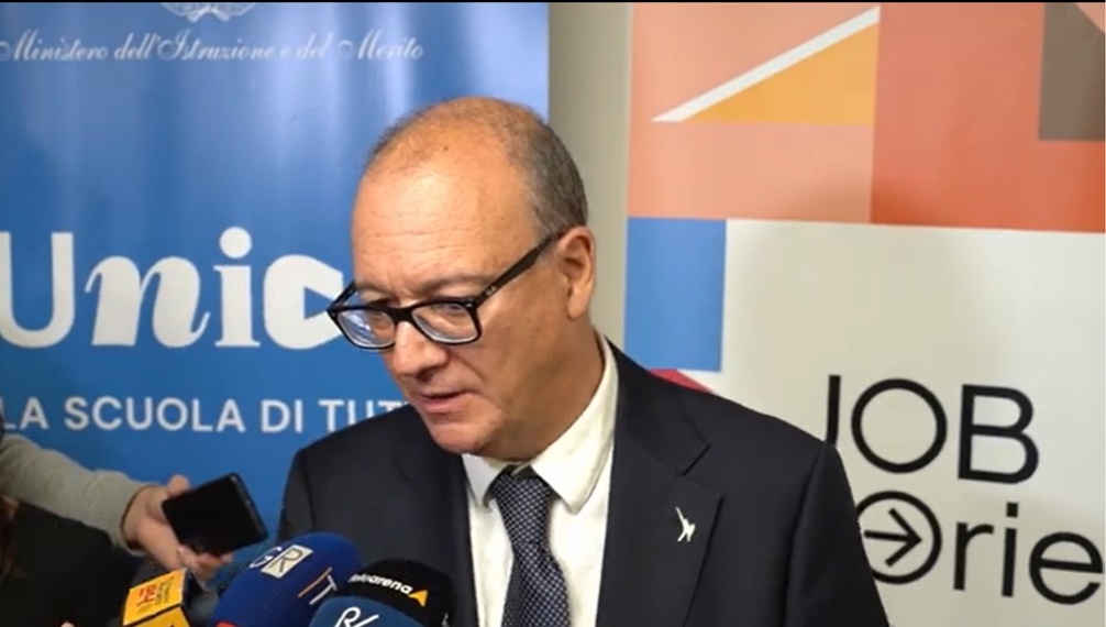 Piattaforma UNICA, fondazione Aidr: la rivoluzione digitale nella comunicazione scuola-famiglia Piattaforma UNICA, fondazione Aidr: la rivoluzione digitale nella comunicazione scuola-famiglia